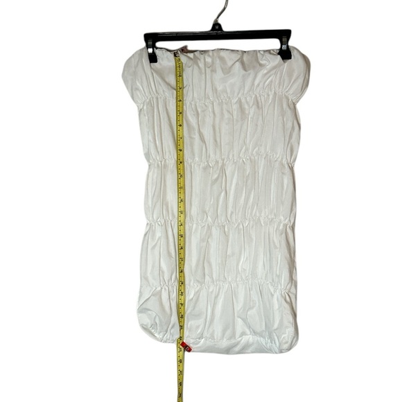 2 white standard size pillow shams - Picture 2 of 4